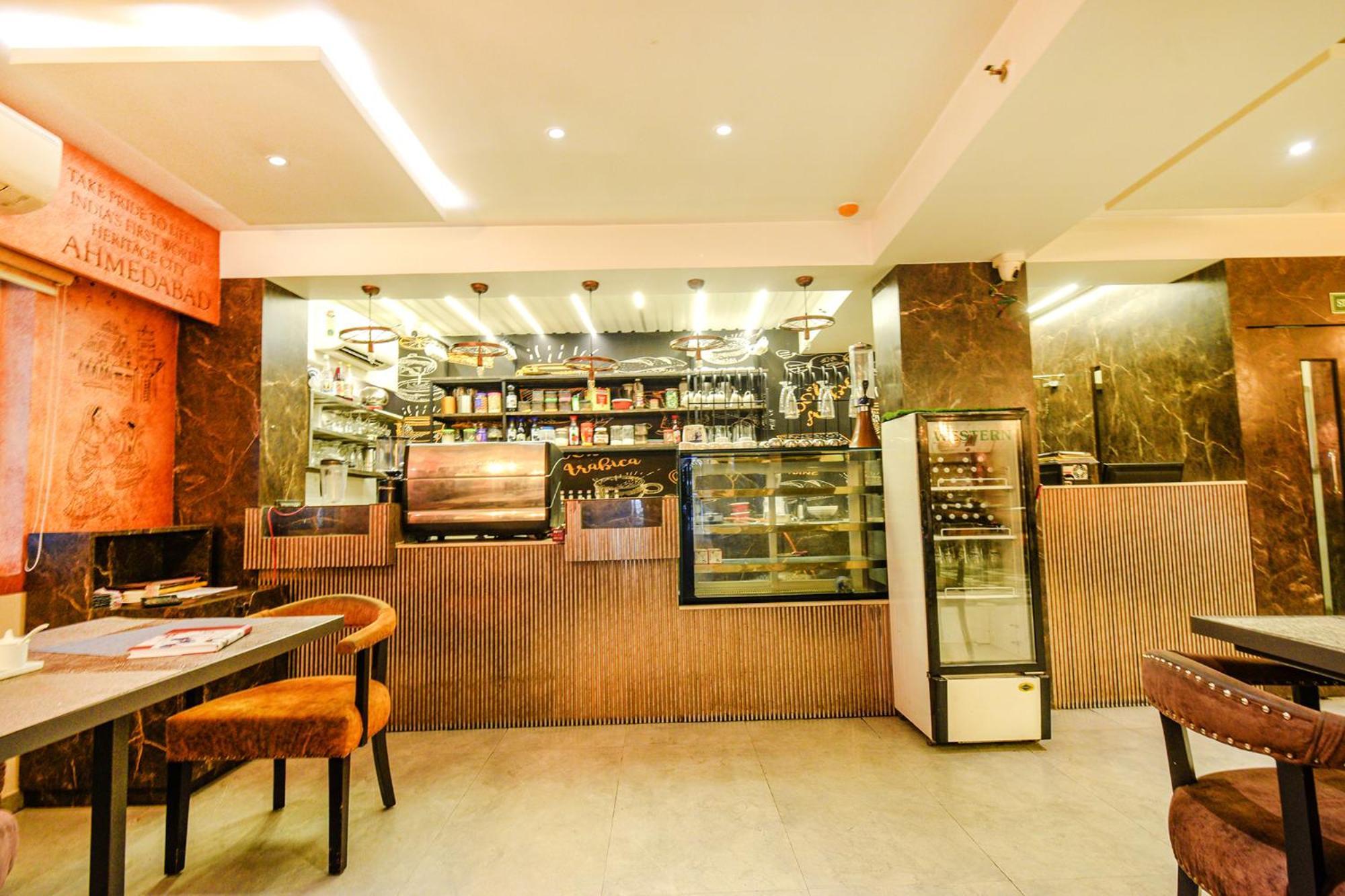 Treebo Premium Seven Lake View Hyderabad Exterior photo