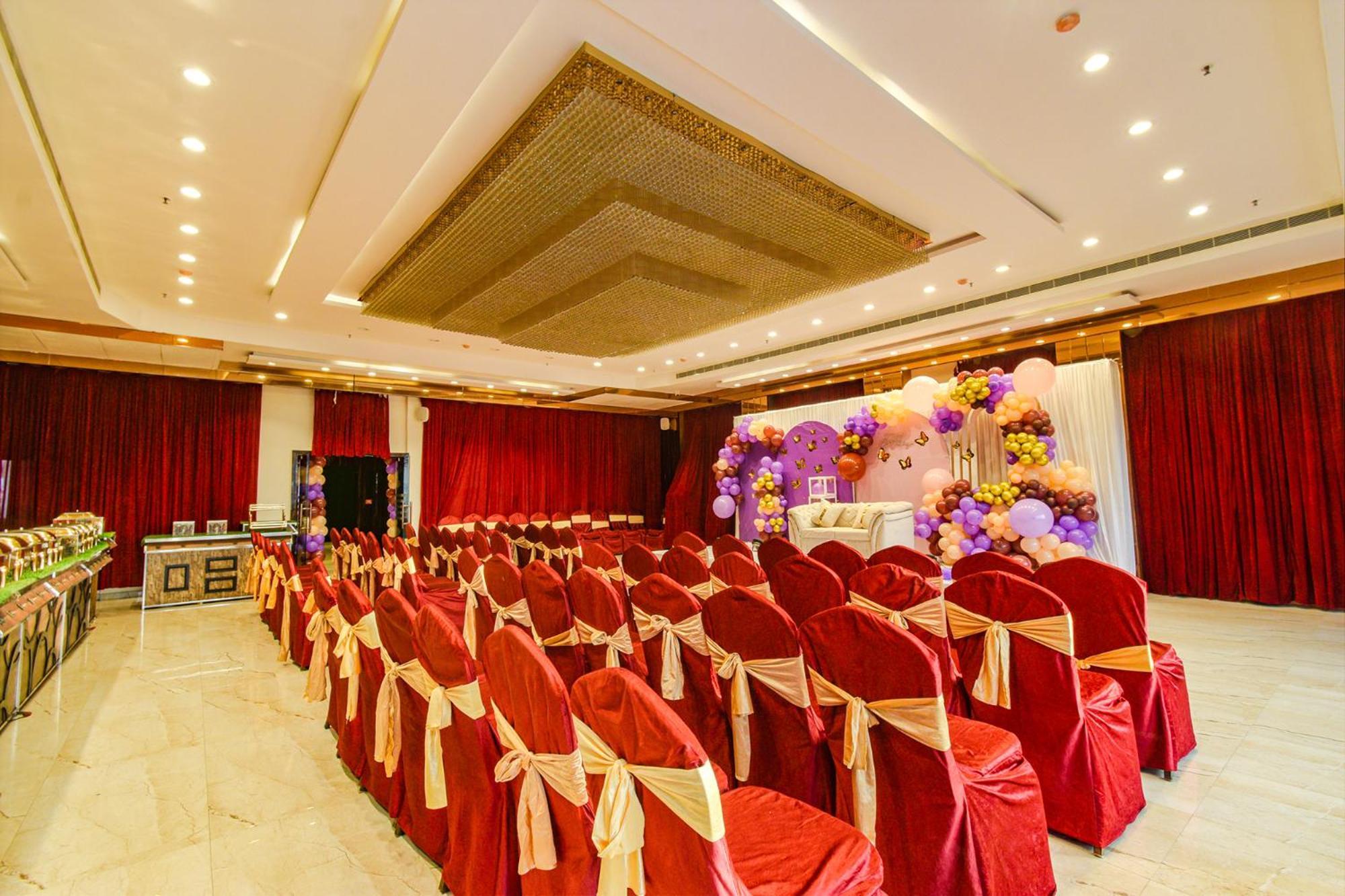 Treebo Premium Seven Lake View Hyderabad Exterior photo