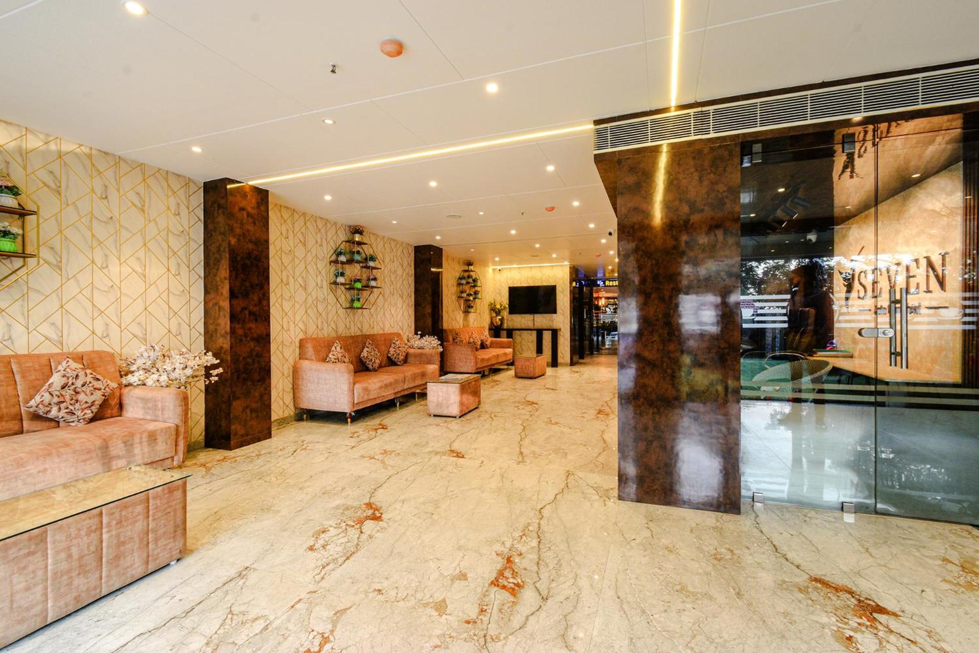 Treebo Premium Seven Lake View Hyderabad Exterior photo