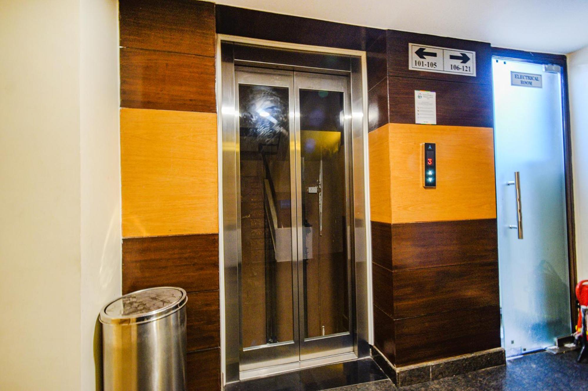 Treebo Premium Seven Lake View Hyderabad Exterior photo